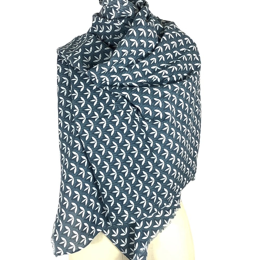 Anne Taylor Factory Blue and White Patterned Scarf - Picture 2 of 2
